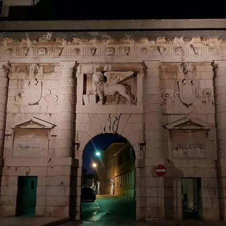 Kiki, 7th Floor, With A Sea View, Free Wifi, For 2 Persons * Zadar